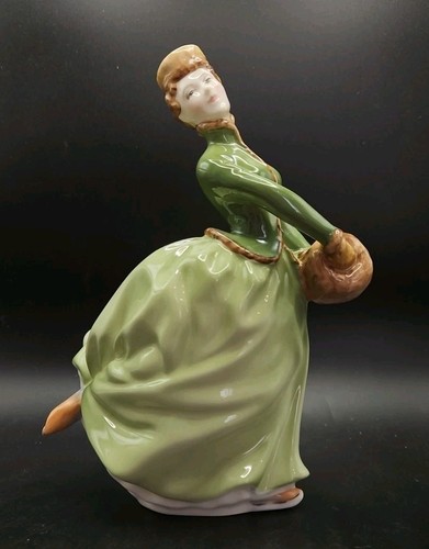 Royal doulton figurine 2318 - doulton, hn