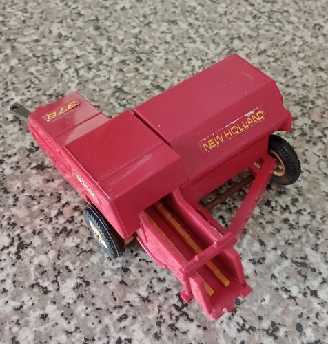 Britains farm toy new - farm,