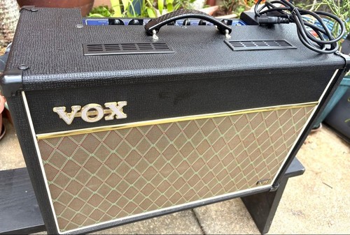 Vox ac15vr guitar - guitar, amplifier