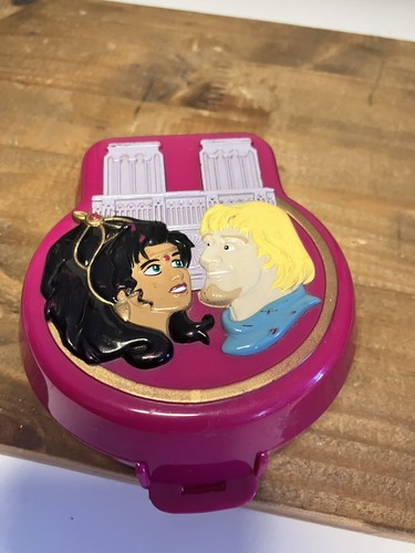 Polly pocket hunchback - pocket,