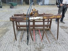 Grays used tractor muck grab