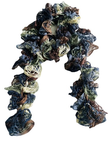 Hand knitted ruffle - knitted, boa