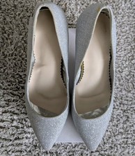 XTI Silver sparkle court shoe