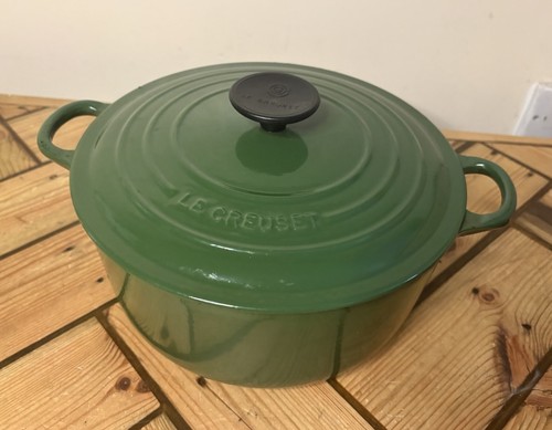 Creuset green round - round, cast