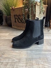 Crew Size 6 Ladies Suede Boots