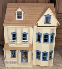 Wooden Dolls House Including Furniture And 18 Dolls