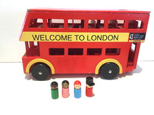 WOODEN TOY LONDON DOUBLE DECKER BUS WITH x 4 FIGURES