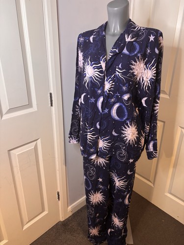 Bnwt women s tu - bnwt,