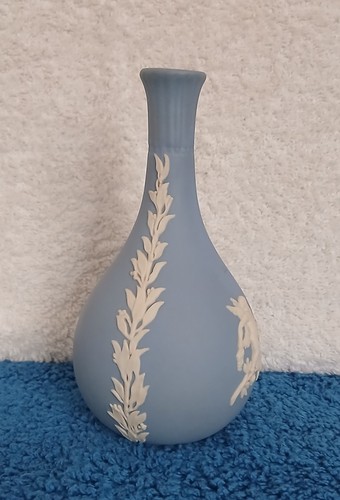 Wedgewood bud vase - wedgewood,