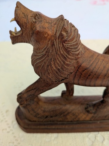 Wooden lion base teeth - lion,