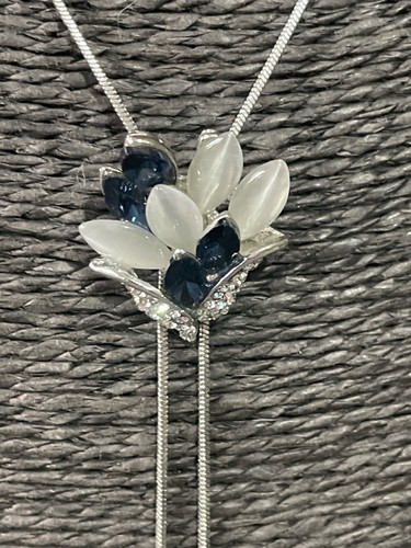 Silver tone rhinestone - , lariat