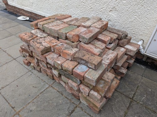 Used house bricks - used,