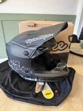 TROY LEE DESIGNS SE4 Helmet