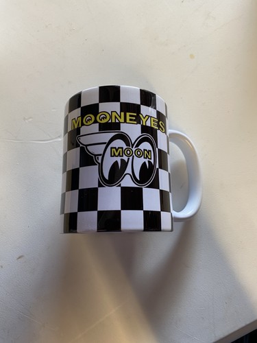 Lovely mooneyes mug - a, check