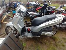 Kymco peoples people s 125 scooter breaking complete bike Rear Wheel Hugger 