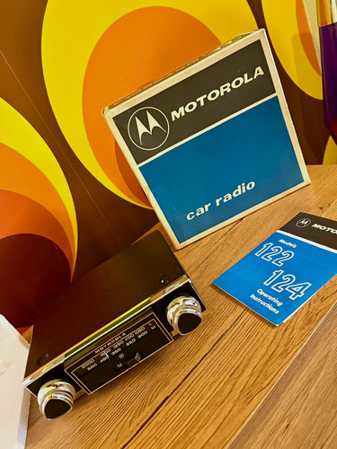 Vintage 1970s motorola 124 - vintage,