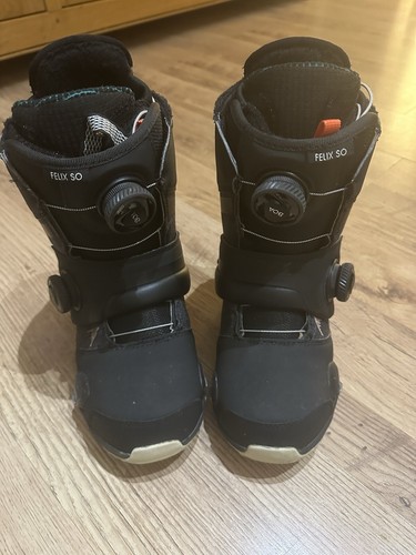 Burton step snowboard boots - on,