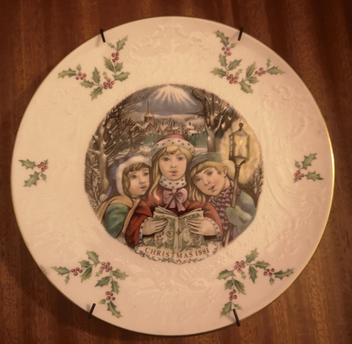 Royal doulton 1979 and 1981 - 1979,