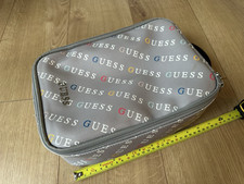 GUESS TRAVEL CASE MAKE UP/COSMETICS CUBE/BAG/PURSE SHOE GREY +COLOURED LOGO