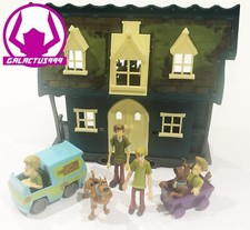 SCOOBY DOO HAUNTED HOUSE Playset plus Figures and Vehicles