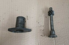 MGB DISTRIBUTOR DRIVE SHAFT AND DRIVE HOUSING [62-80] 12G4499 1G2285