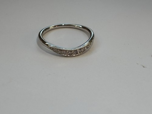 Platinum and diamond curved - platinum,