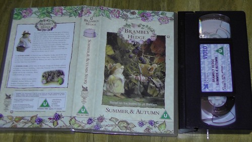 Bramley hedge summer autumn - hedge,