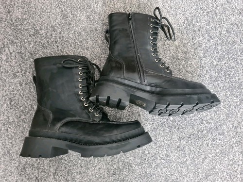 Ladies boots yours size - ladies,