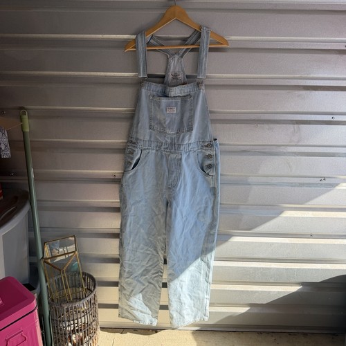 Levi nwt light - levi’s,