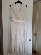 BNWT Phase Eight Caterina