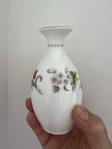 Wedgewood mirabelle bud - mirabelle, vase