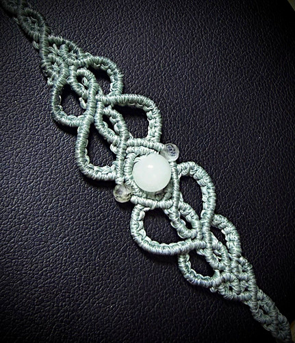 Handmade macramé bracelet - , w/