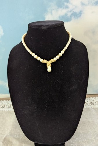 Vintage pearl necklace - vintage,