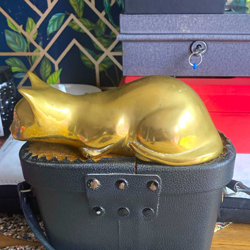 Gold tone metal - metal, cat