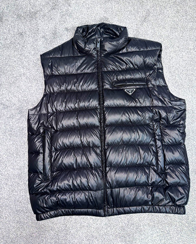 Prada black quilted puffer - black,