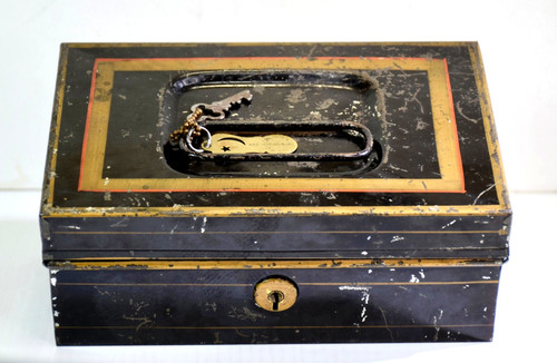 Vintage crescent cases metal - vintage,