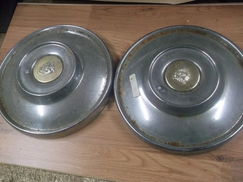 Vintage jaguar hub - jaguar, caps