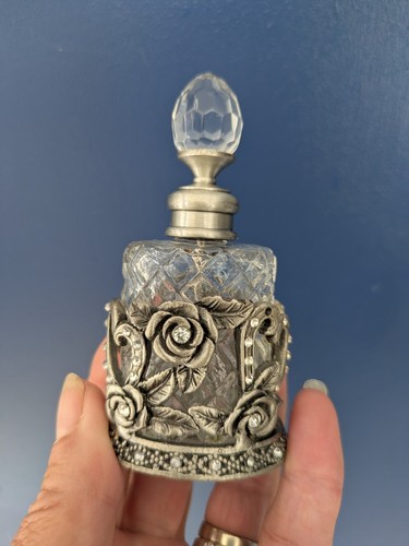 Crystal perfume bottle with - perfume,