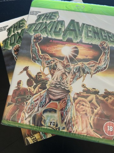 The toxic avenger hmv - avenger,