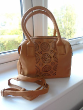 Nathalie Andersen Women's Hold All Shoulder Bag (Tan)