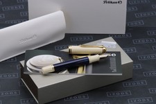 Pelikan Souveran M800 Cream Blue Fountain Pen - EF Nib