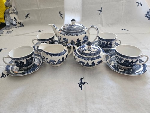 Johnson brothers blue willow - blue,
