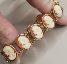 9ct Yellow Gold Cameo Bracelet. Vintage. 14.2 Grams.  Ref: xaood.