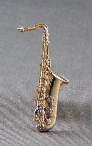 Saxophone pin badge silver - badge., or