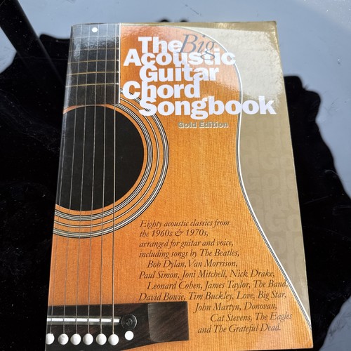 The big acoustic guitar chord - big,