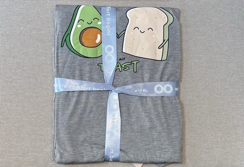 The oodie sleep tee avocado - the,