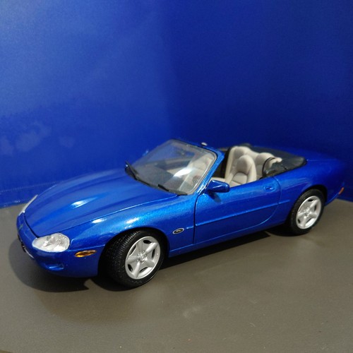 Maisto jaguar xk8 - jaguar, 1:18