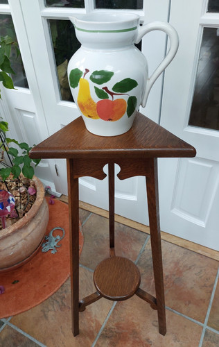Antique oak triangle - , top