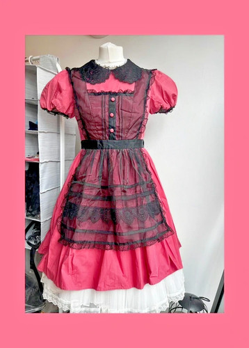 Elegant cute gothic lolita
