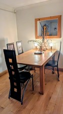 Solid Oak Extending Dining Table with Four Chairs In Good Condition